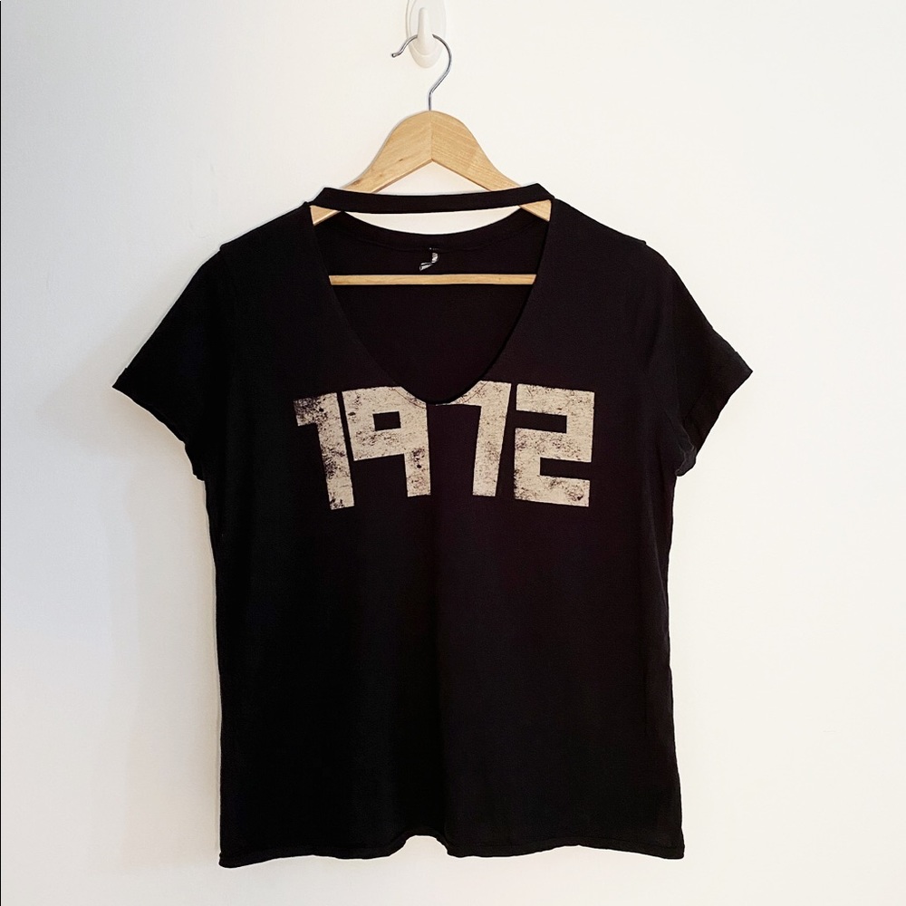 V-Cutout Round Neck Tee 1972